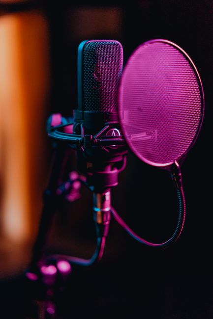 How to Improve Your Singing Voice Naturally at Home